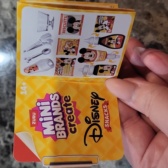 Mini Brands Create Disney Mickey Mouse - Picture 2 of 5